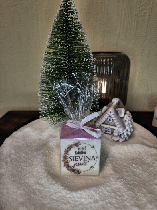 Sievai - aromātiska svece